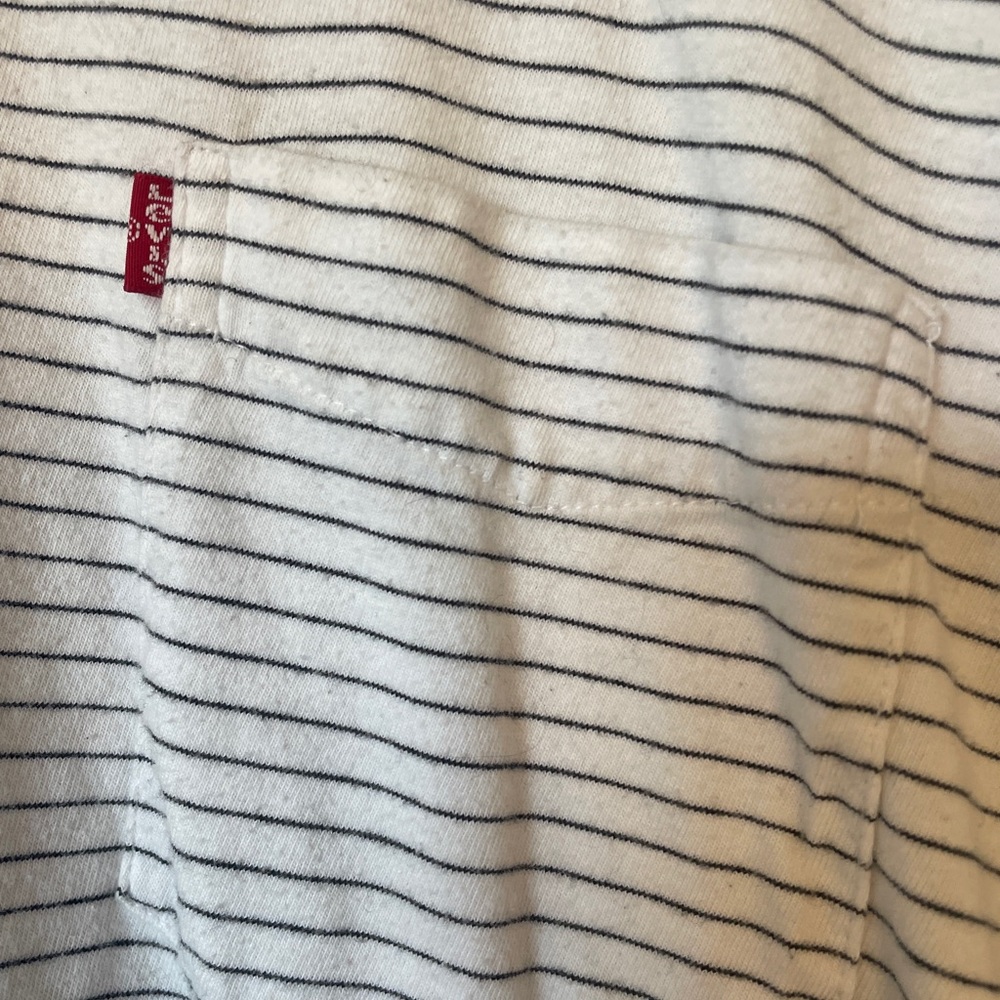 2 Levi’s Big & Tall T-Shirts - Picture 5 of 6